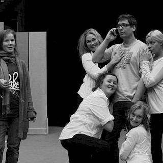 2014. Kuvassa vasemmalta Ainu Palmu, Outi Mäenpää, Elina Stirkkinen, Jouni Kannisto, Kirsti Kuosmanen, Pihla Penttinen