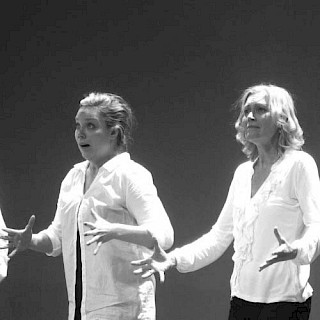2013. Kuvassa vasemmalta Jami Hyttinen, Pihla Penttinen, Kirsti Kuosmanen, Sari Siikander