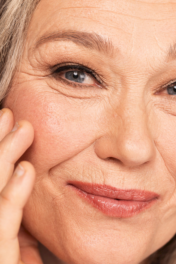 Outi Mäenpää, näyttelijä