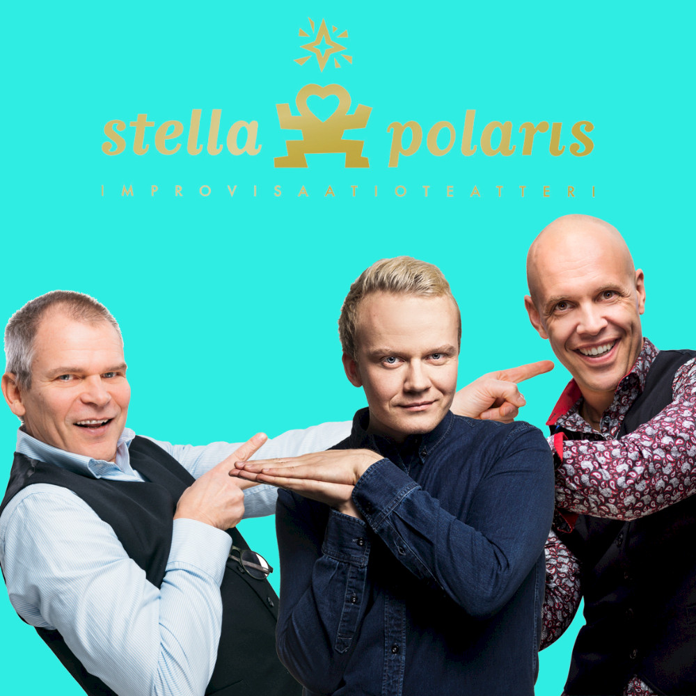 Stella Polariksen näyttelijät Elina Strikkinen, Sari Siikander, Micke Rejström sekä muusikot Topi Korhonen ja Hannu Risku tonttulakit päässä.